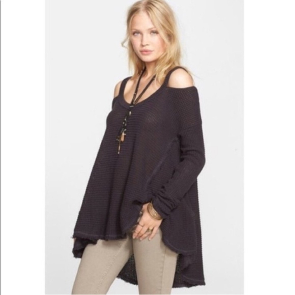 EUC•Free People Dark Charcoal Asymmetrical Sweater
